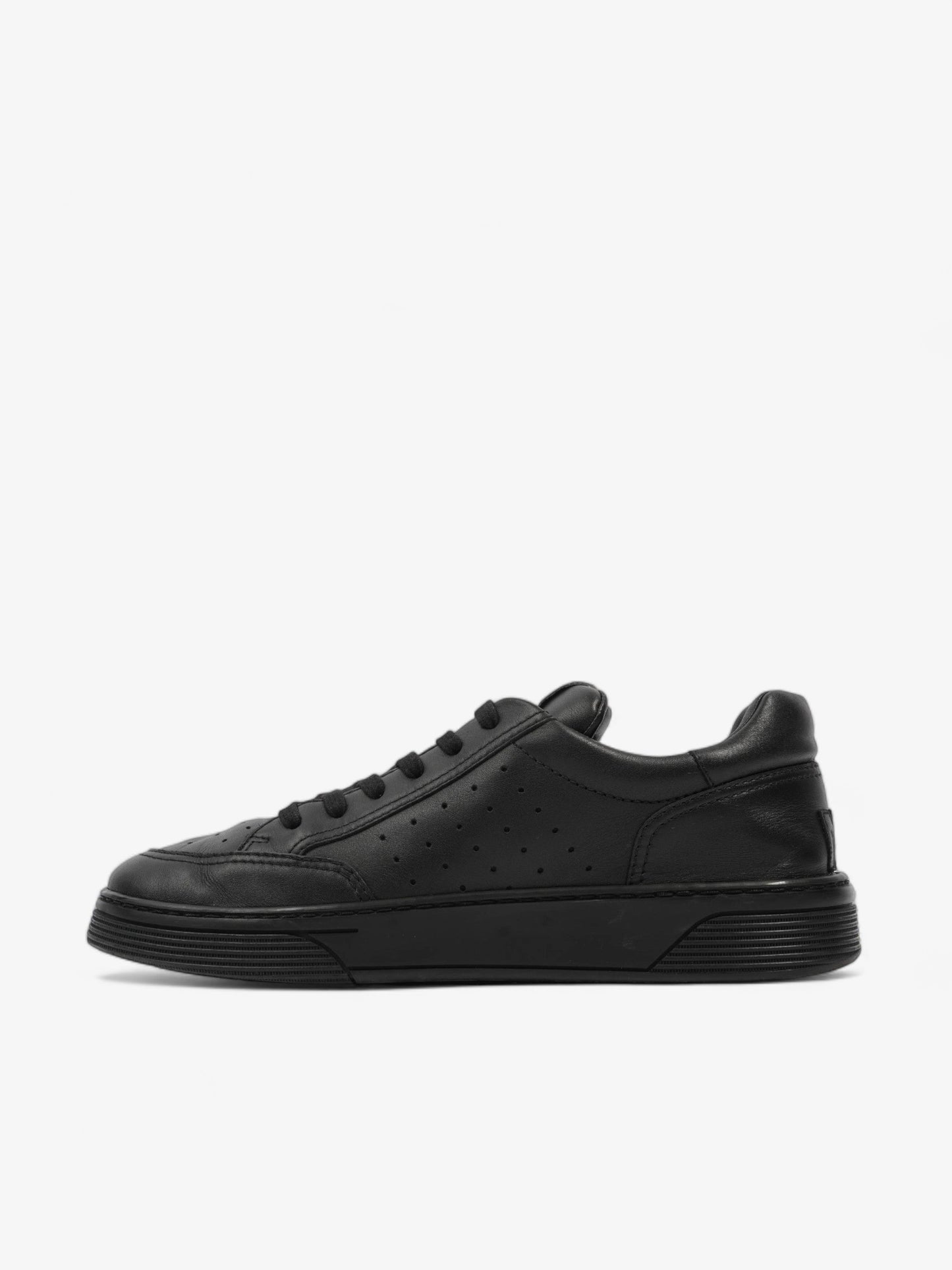 Chanel Low Top Sneaker Black Leather EU 43 UK 9