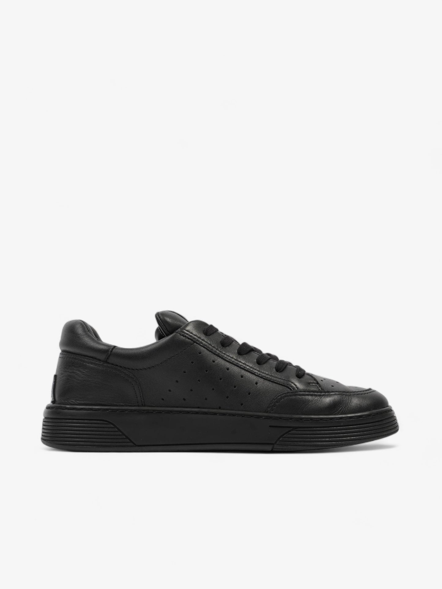 Chanel Low Top Sneaker Black Leather EU 43 UK 9