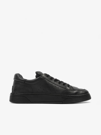 Chanel Low Top Sneaker Black Leather EU 43 UK 9