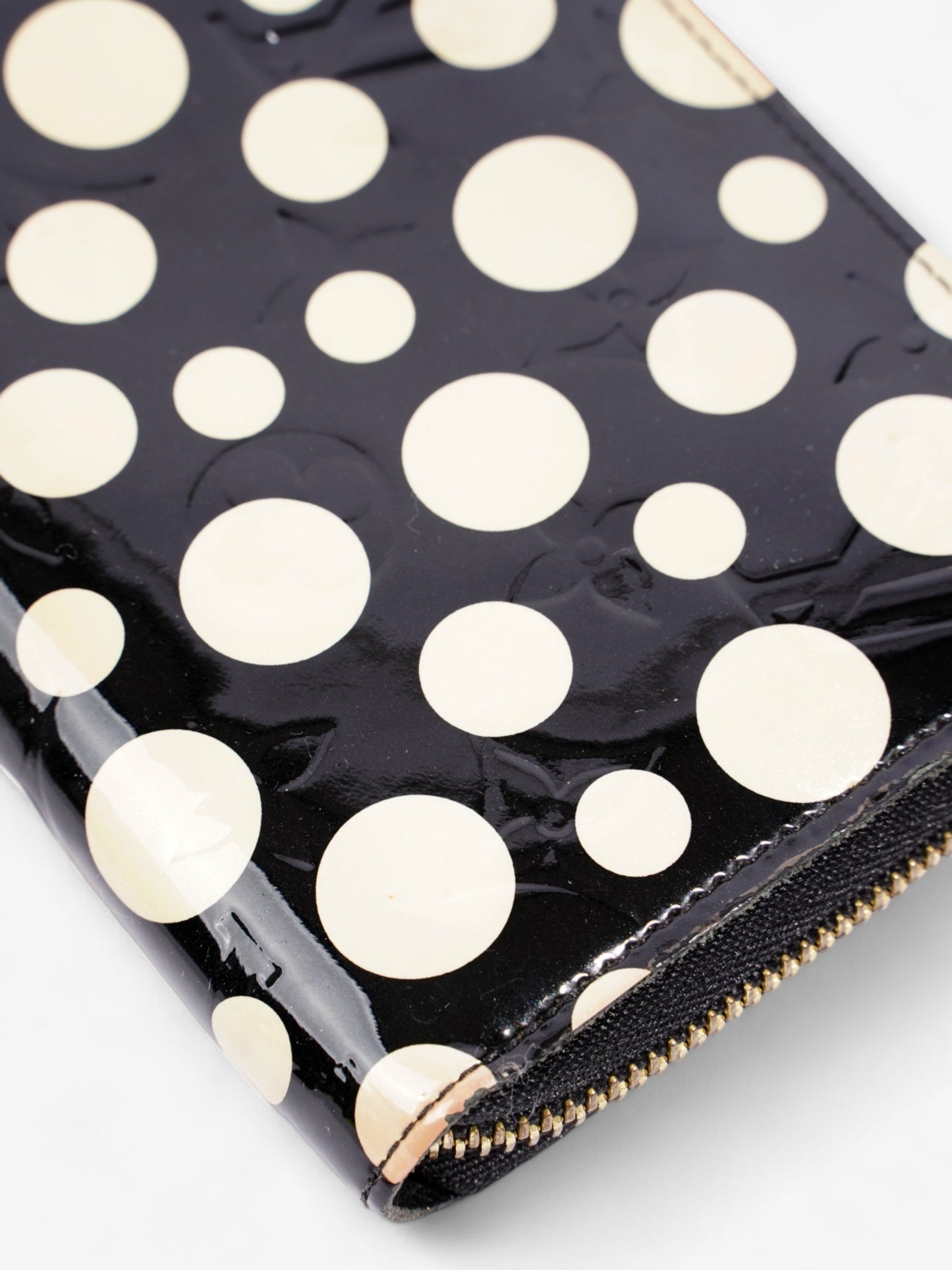 Louis Vuitton x Yayoi Kusama Infinity Zippy Wallet Black / Cream Patent Leather
