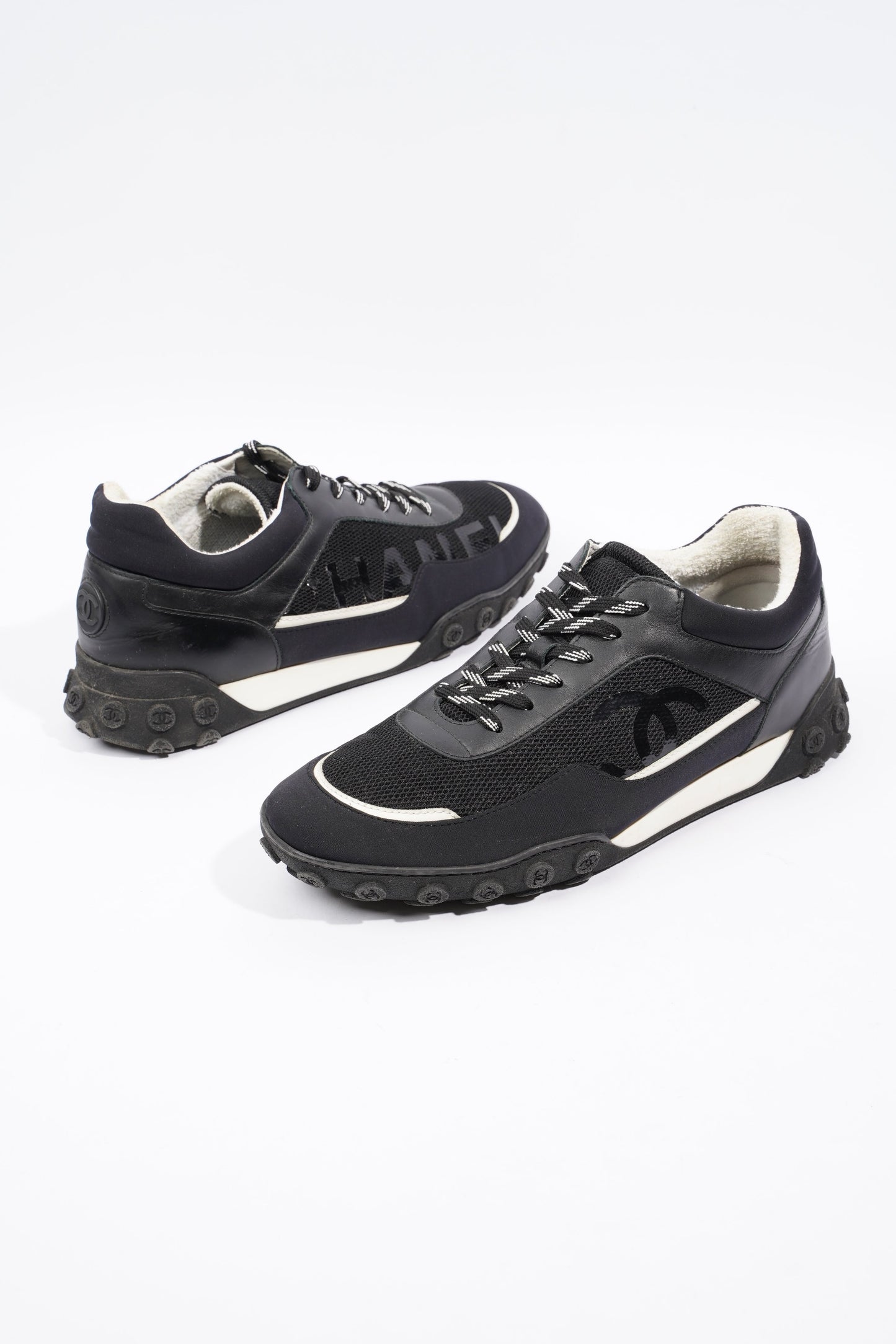 Chanel Low Top Sneaker Black / Navy Mesh EU 43 UK 9
