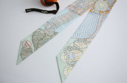 Hermes De l'Ombrelle aux Silk Twilly Pale Pink Sky Orange