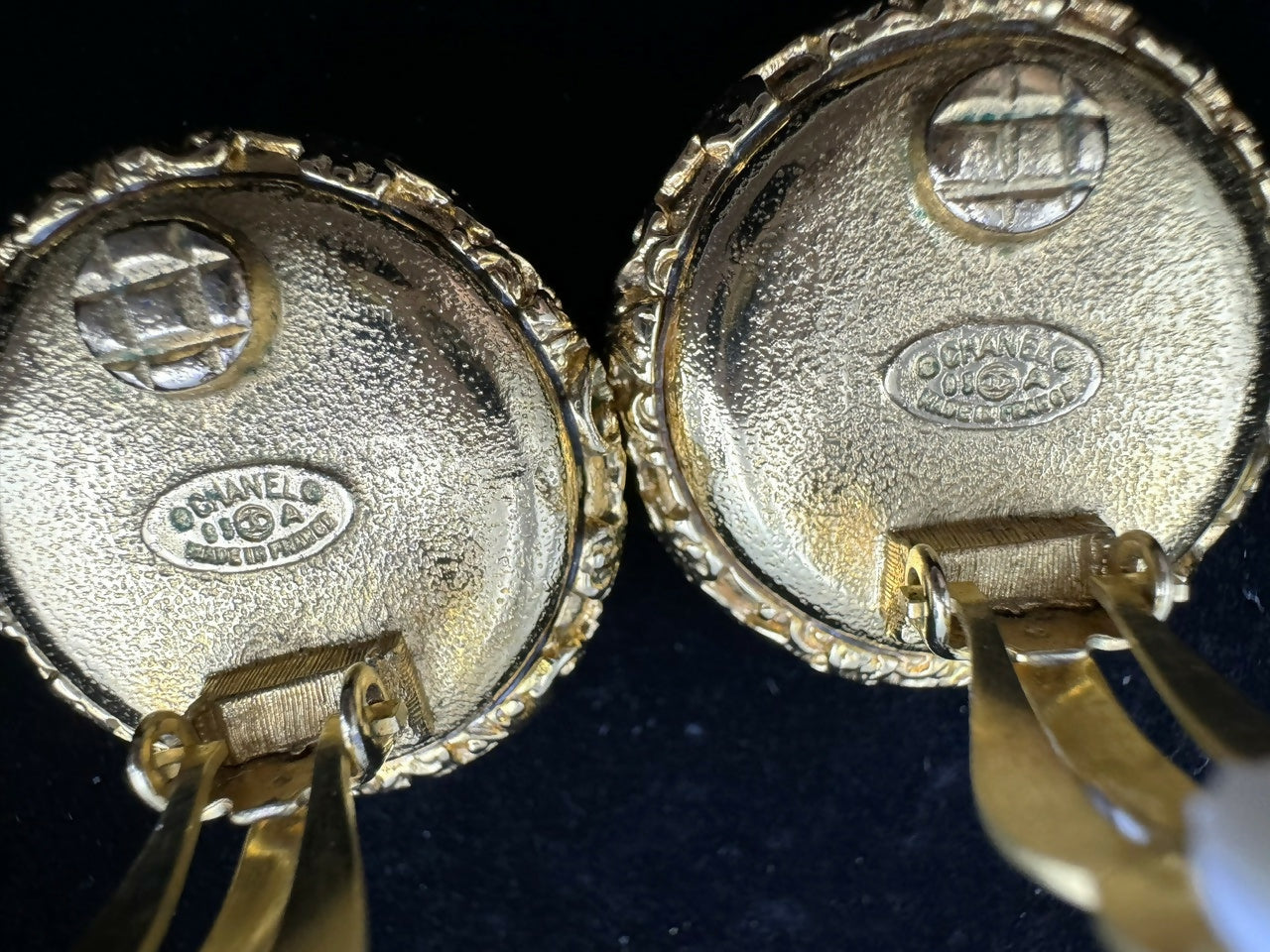 Chanel Vintage 93A White Lava Round Clip-on Earrings