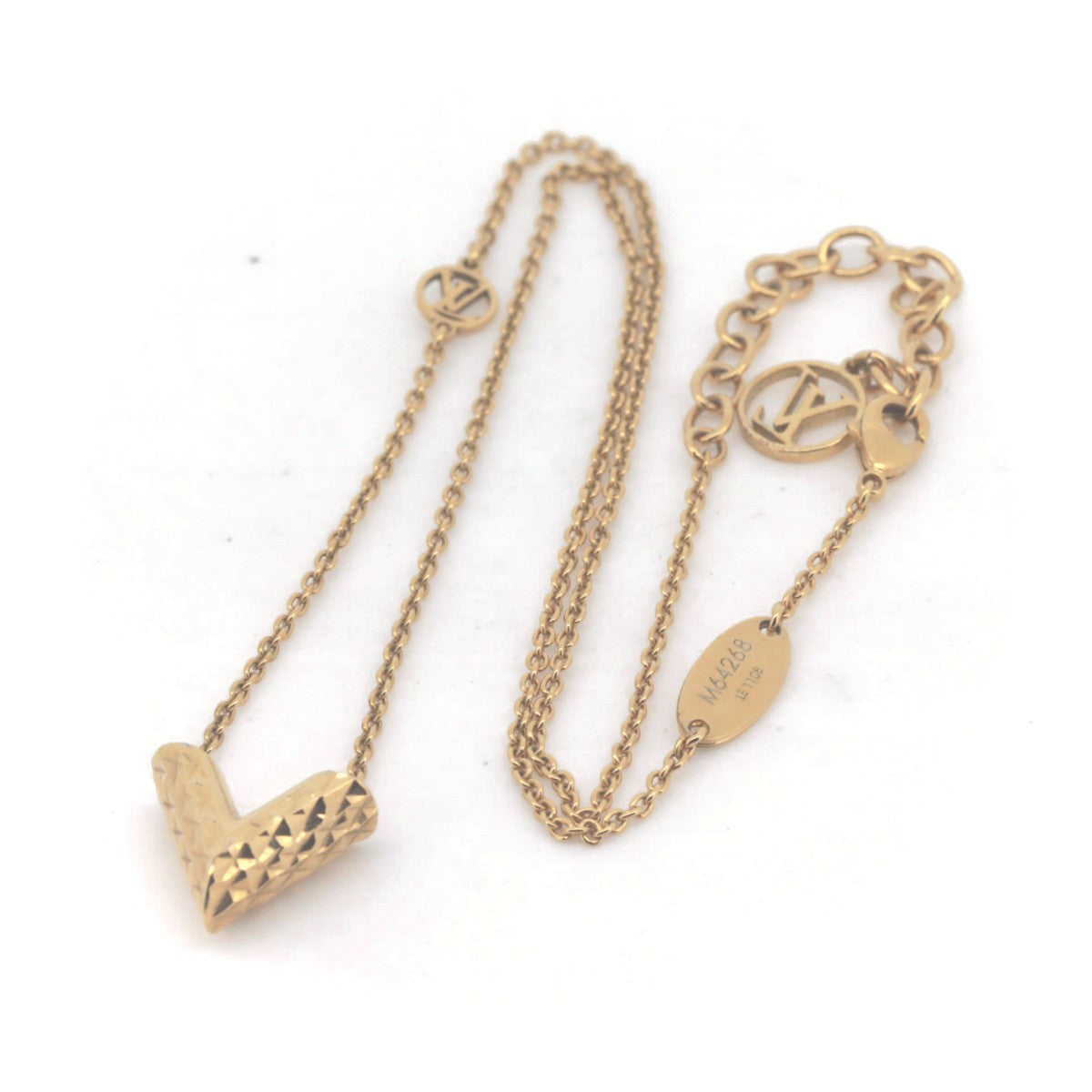 Louis Vuitton V Essential Necklace