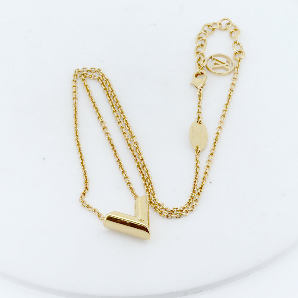 Louis Vuitton Essential V Necklace