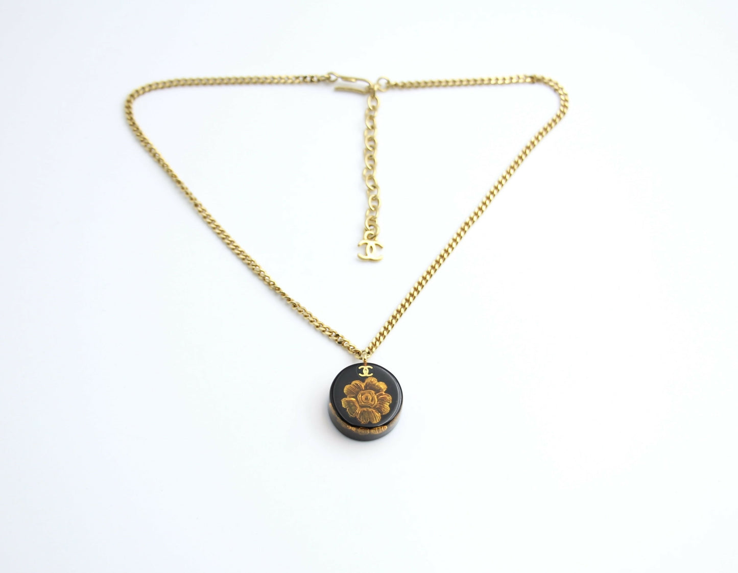 Chanel Vintage 98A Acrylic Dark Brown Camellia Necklace