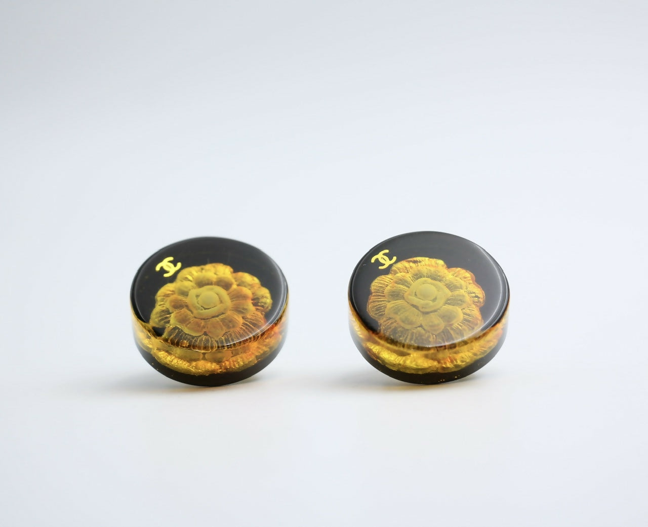 Chanel Vintage 98A Acrylic Brown Camellia Clip-on Earrings