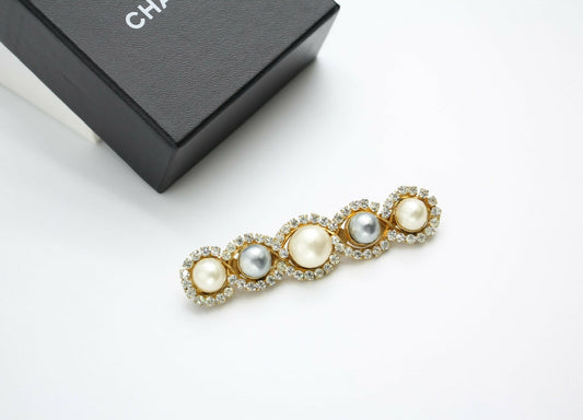 Chanel Vintage 1971-80 Rhinestone & Imitation Pearl Gray Hairpin