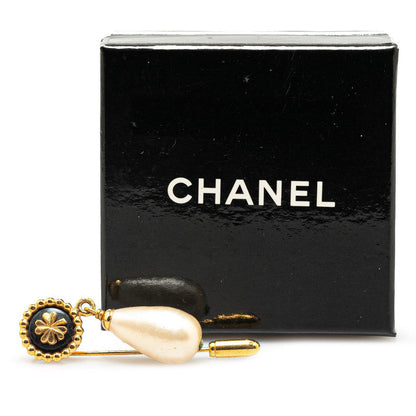 Chanel Gold Plated Clover Motif Faux Pearl Brooch 93P