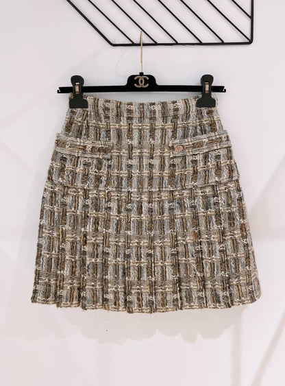 Chanel Rome series tweed pleated skirt from catwalk