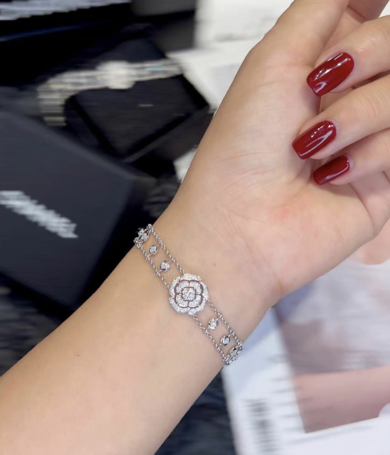 CHANEL Bouton de Camélia Bracelet