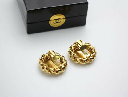 Chanel Vintage 1986 Gold-plated Wheat Ear Lace Large Round Clip-on Earrings