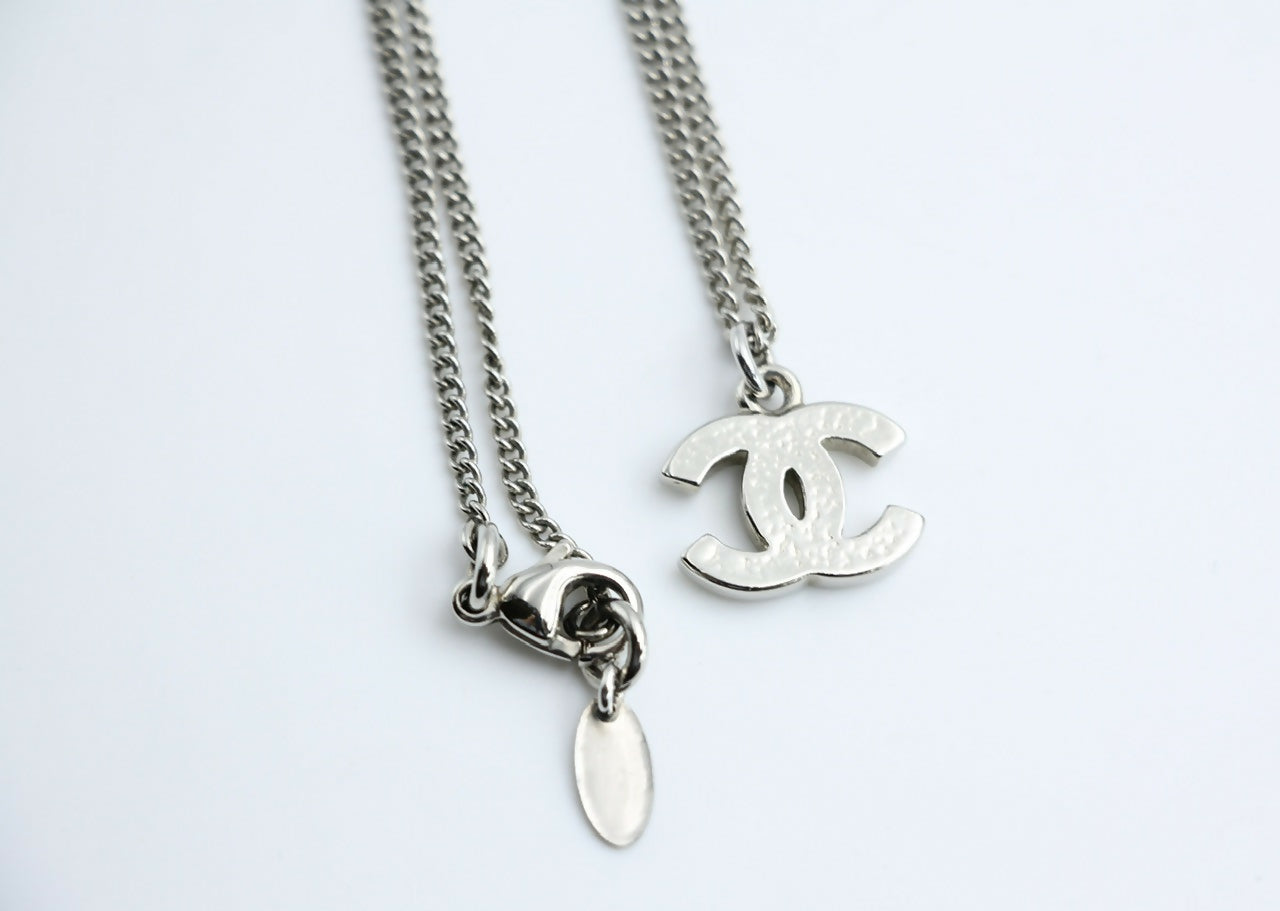Chanel 10V Rhinestone Silver CC Mark Necklace