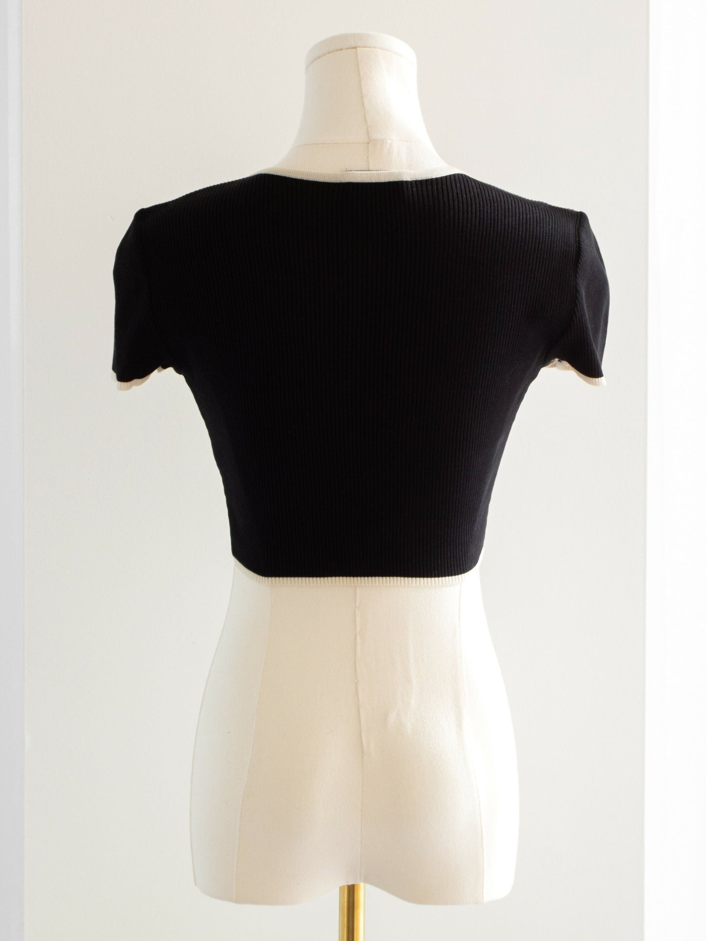 Iconic Chanel Vintage Spring 1995 Black White Ribbed CC 95P Cropped Cardigan