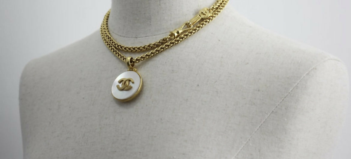 Chanel Vintage 95A Mother-of-Pearl Gold-plated Short Stacking Strap Long Necklace