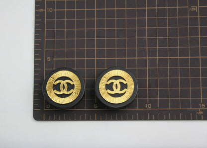Chanel Vintage 1992 Gold-plated Black Gold Brushed Clip-on Earrings