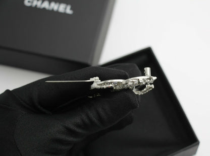 Chanel C21S Rhinestone Metal Silver Star Twist Brooch