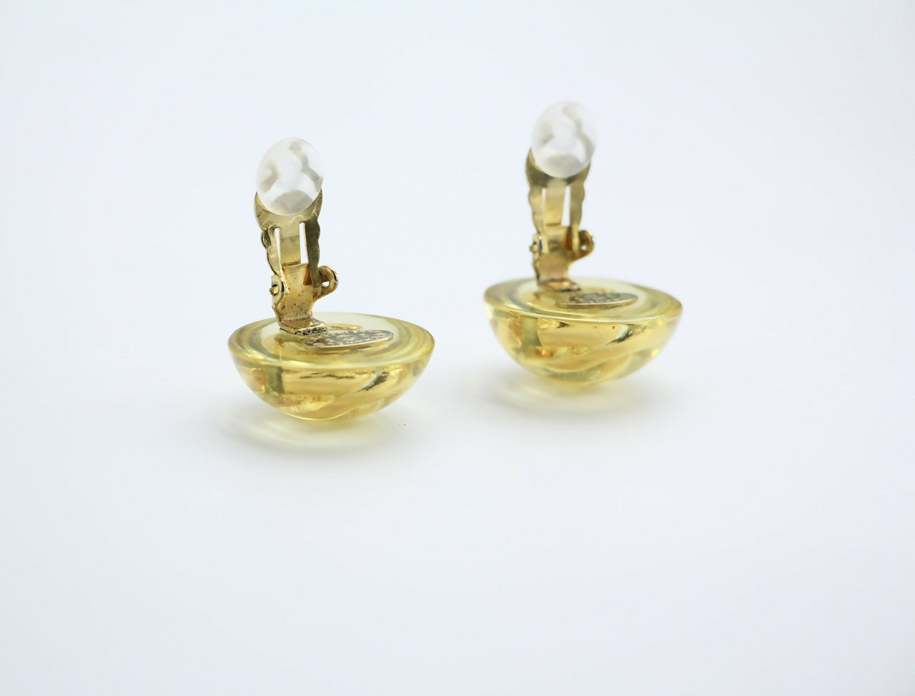 Chanel Vintage 1988 Gold-plated & Resin Round Clip-on earrings