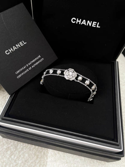 CHANEL Bouton de Camélia Bracelet