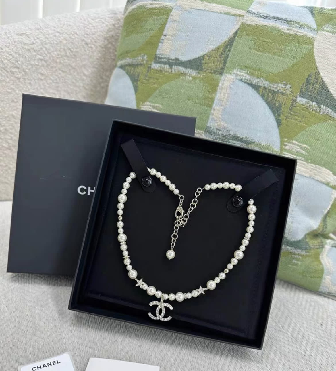Chanel 23A star pearl necklace