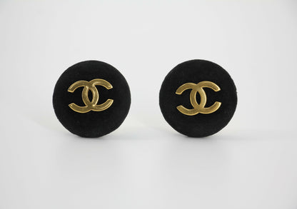 Chanel Vintage 1986-92 Black Velvet Round Clip-on Earrings