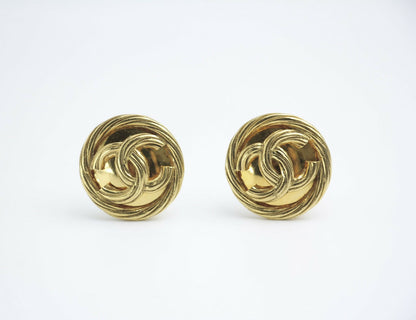 Chanel Vintage 93P Gold Plated Button Gold Clip-on Earrings