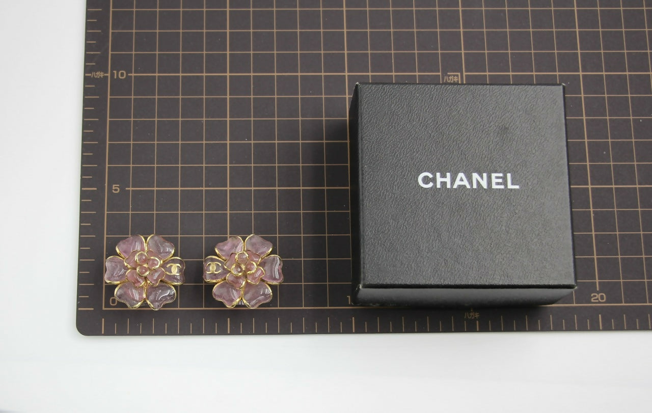 Chanel Vintage 02A Gripoix Pink Camellia Clip-on Earring