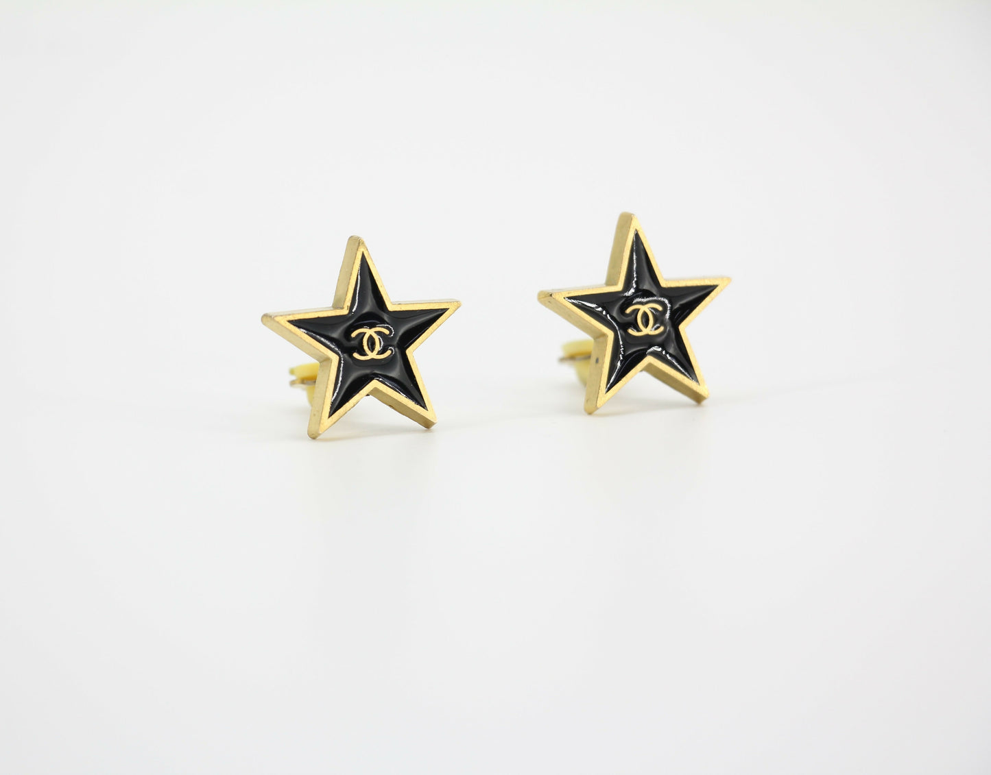 Chanel Vintage 01P Metal Black Star Shape CC Clip-on Earrings