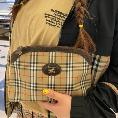 BURBERRY classic pochette/ clutch