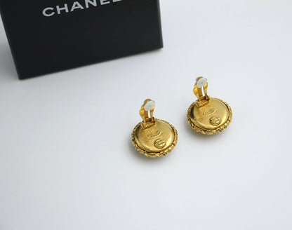 Chanel Vintage 93A White Lava Round Clip-on Earrings