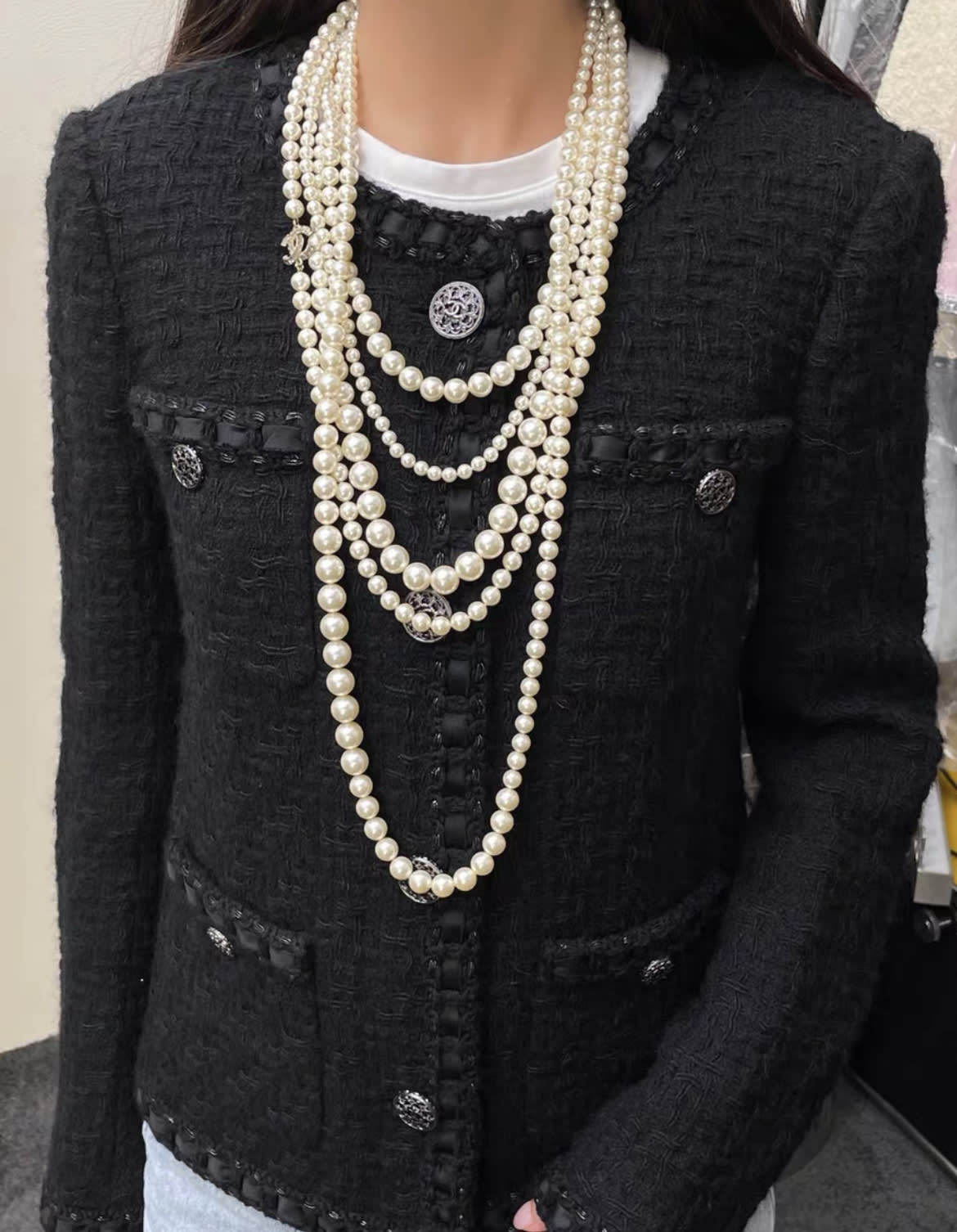 Chanel 17V multi-layer pearl necklace