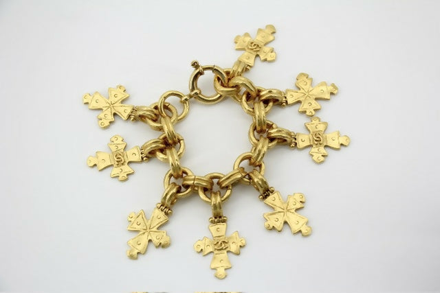 Chanel Vintage 94P Gold-plated Eight Cross Bracelet