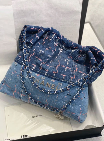 Chanel 22 handbag