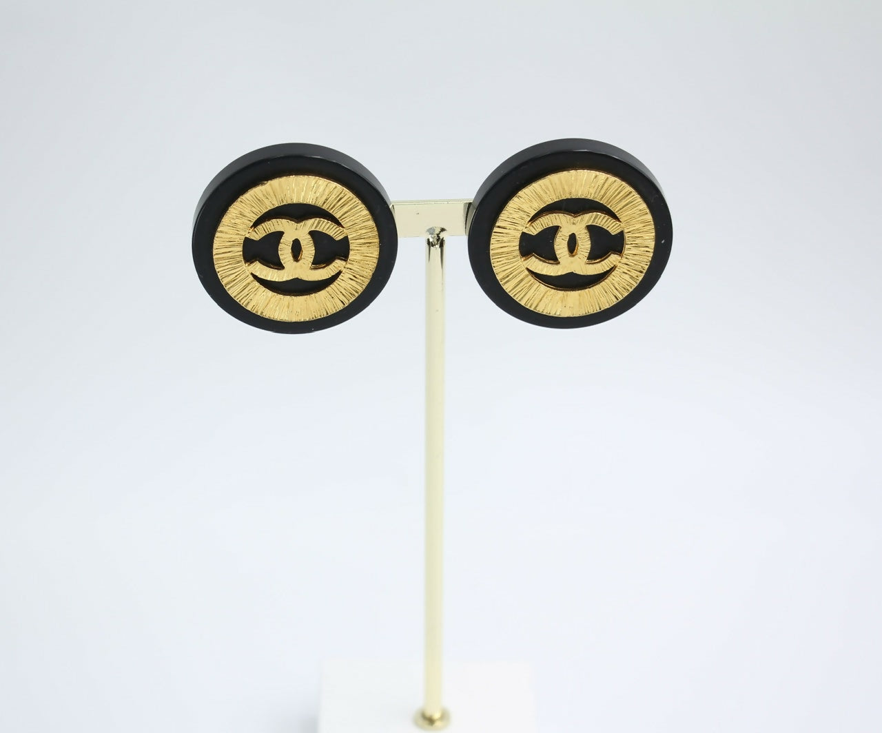 Chanel Vintage 1992 Gold-plated Black Gold Brushed Clip-on Earrings