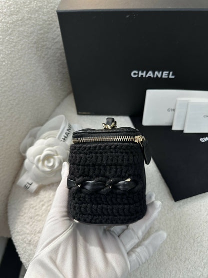 Chanel (21) Mini Vanity Case