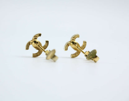 Chanel Vintage 1971-80 Gold-plated Curved Buckle CC Clip-on Earrings