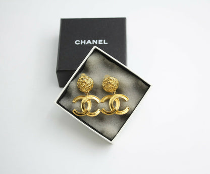Chanel Vintage 95A Gold-plated Carved Dangle Clip-on Earrings