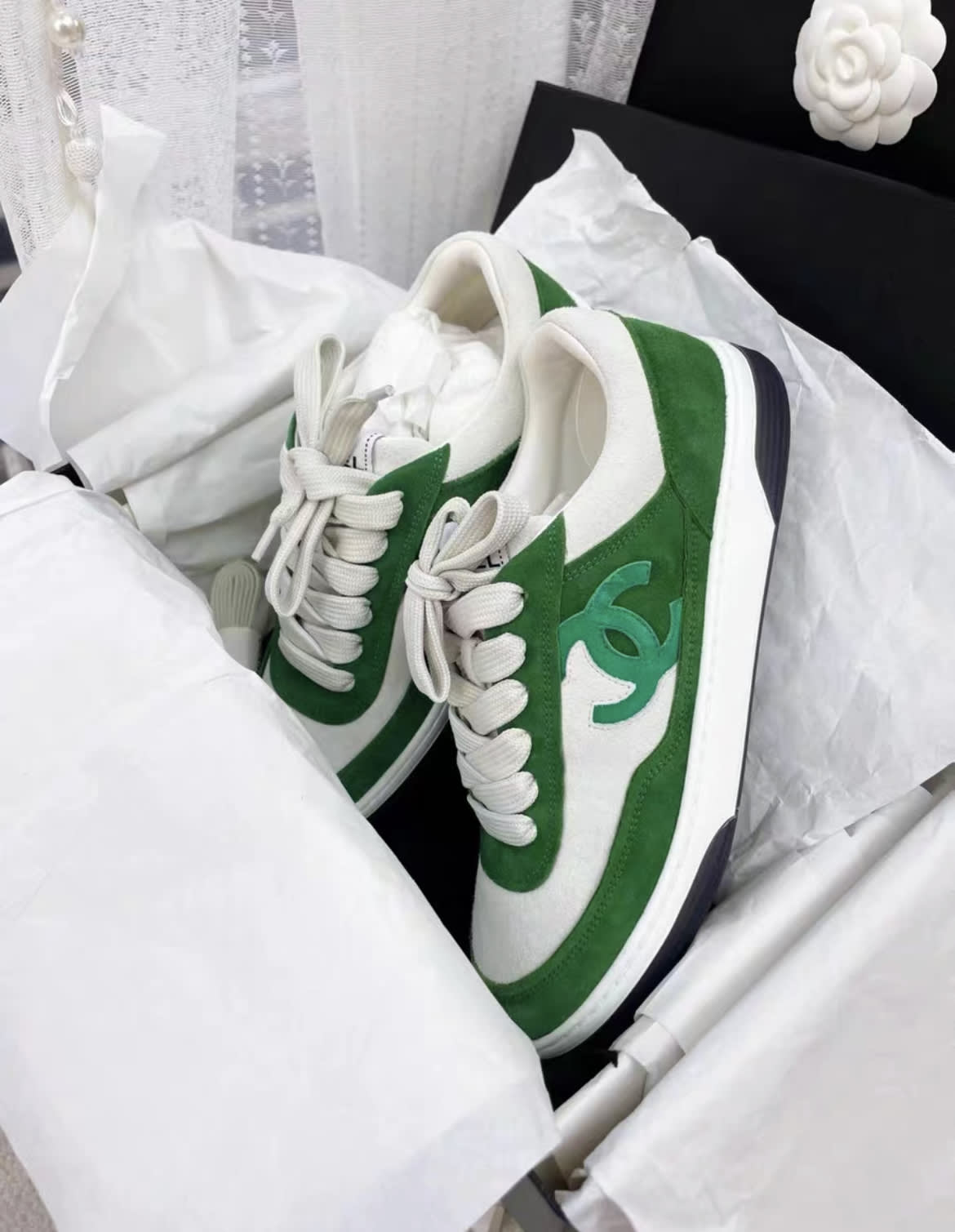 Chanel 23P 38 size green  suede sneakers