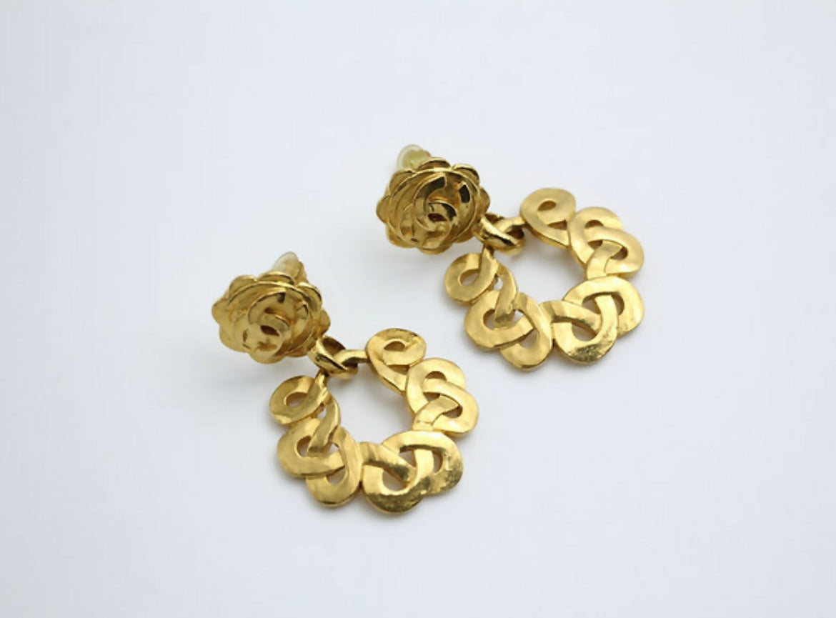 Chanel Vintage 97P Gold-plated Large Wreath Dangle Clip-on Earrings