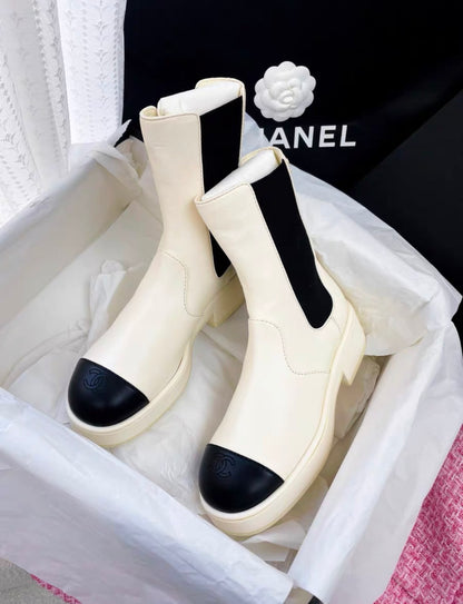 Chanel 22P black and white color short boots