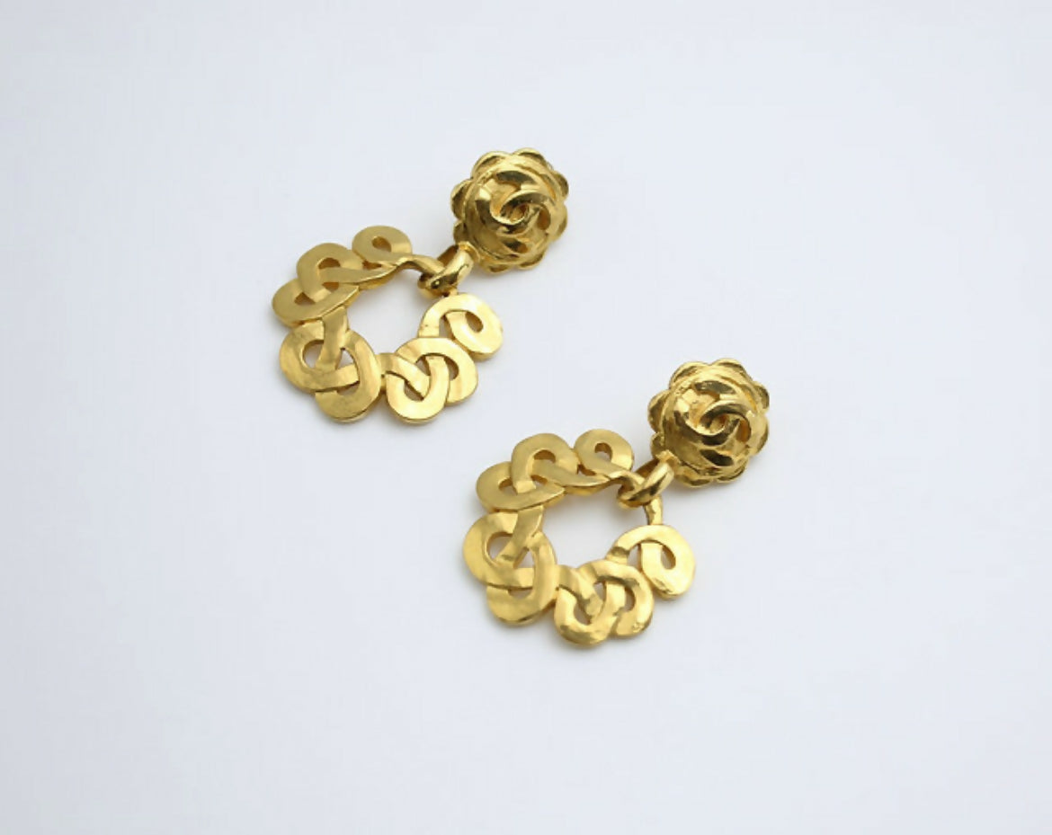 Chanel Vintage 97P Gold-plated Large Wreath Dangle Clip-on Earrings