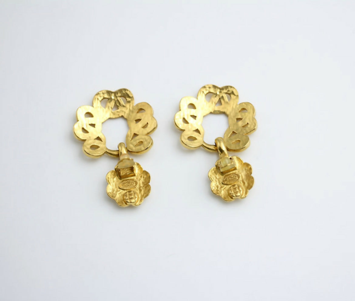 Chanel Vintage 97P Gold-plated Large Wreath Dangle Clip-on Earrings