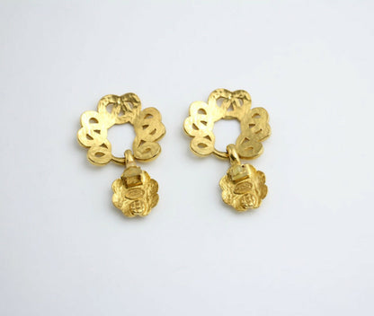 Chanel Vintage 97P Gold-plated Large Wreath Dangle Clip-on Earrings
