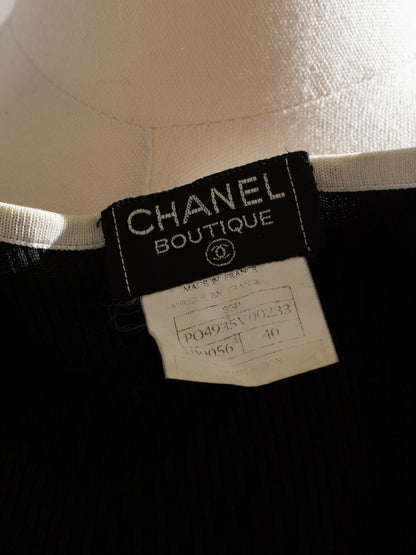 Iconic Chanel Vintage Spring 1995 Black White Ribbed CC 95P Cropped Cardigan