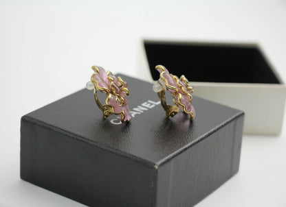 Chanel Vintage 02A Gripoix Pink Camellia Clip-on Earring