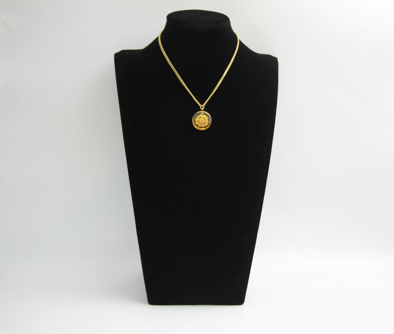 Chanel Vintage 98A Acrylic Light Yellow Brown Camellia Necklace