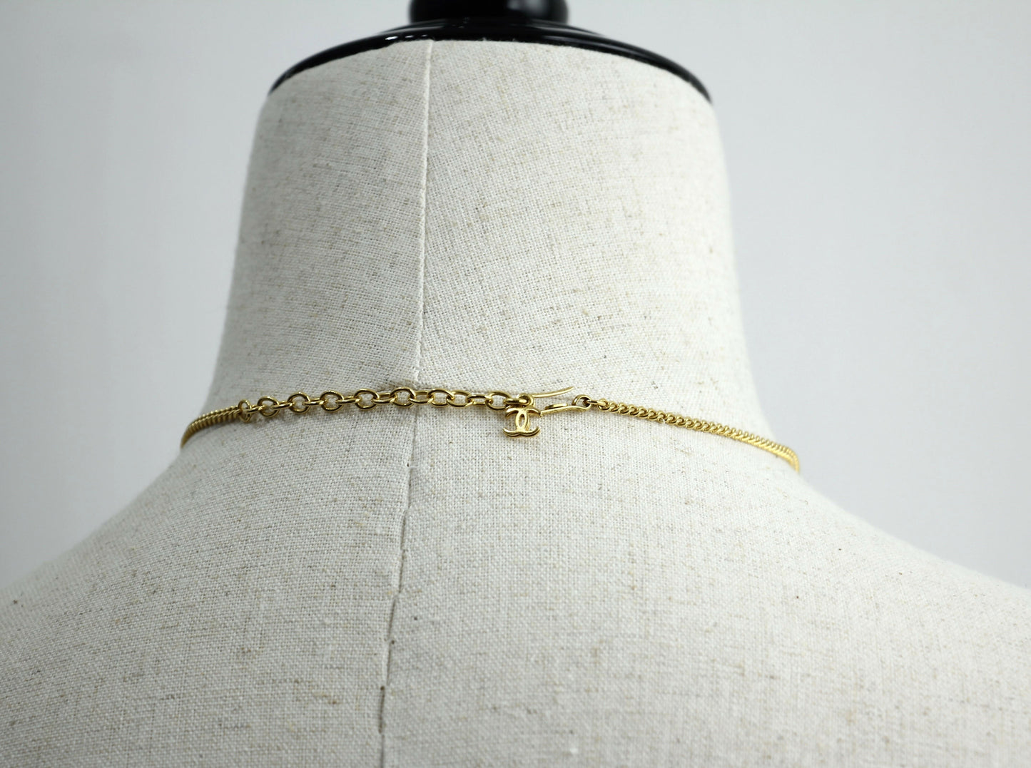 Chanel Vintage 98A Acrylic Dark Brown Camellia Necklace