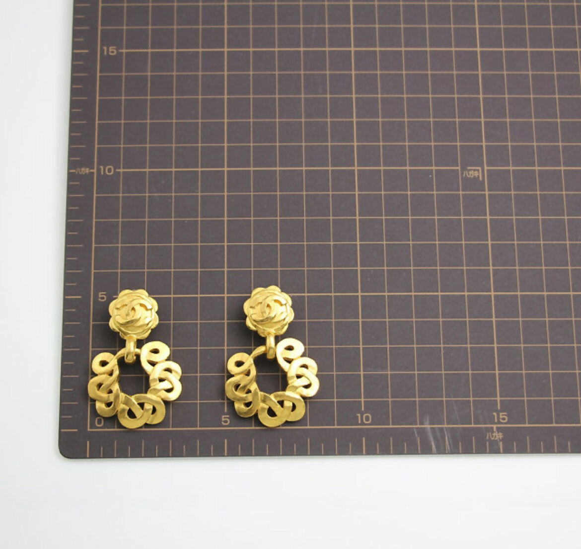 Chanel Vintage 97P Gold-plated Large Wreath Dangle Clip-on Earrings