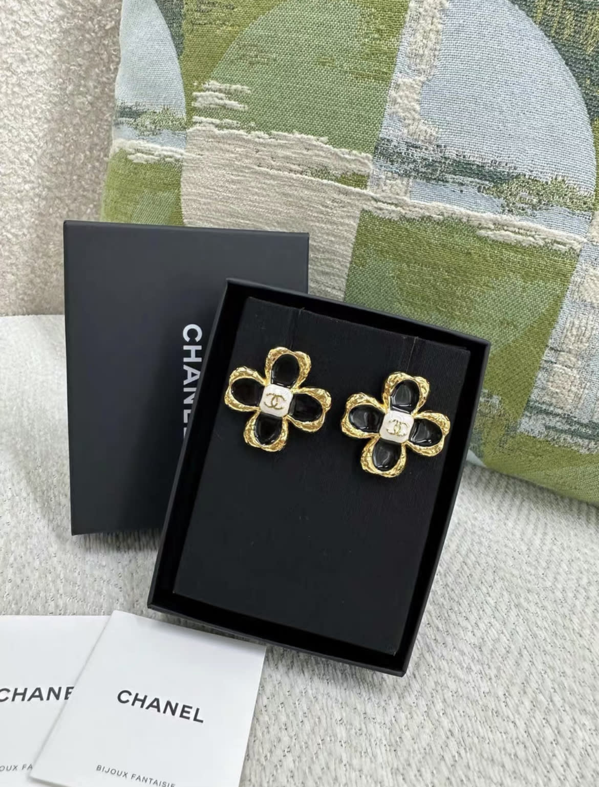 Chanel 23K flower earrings