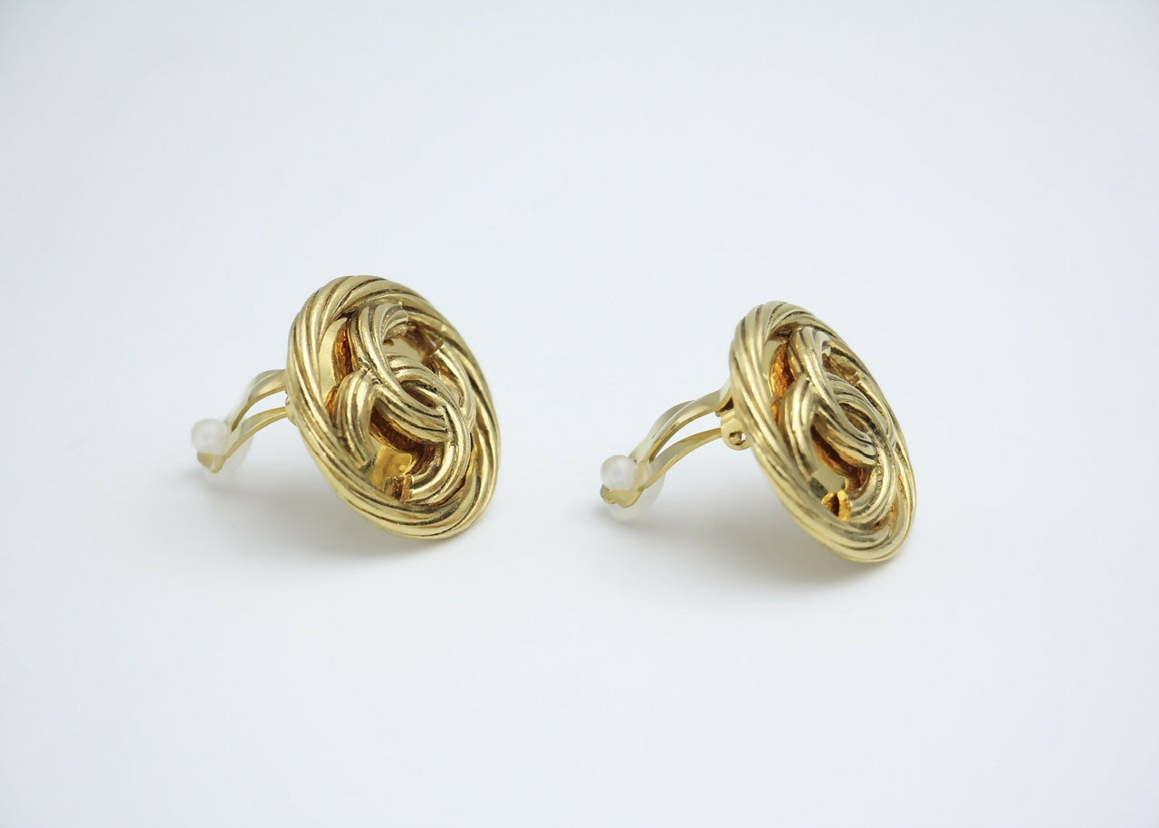 Chanel Vintage 93P Gold Plated Button Gold Clip-on Earrings